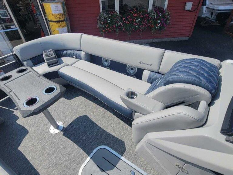 2025 Bennington 25RXSBWA - ESP - Arch - Windshield - Owner Demo US-ETWR6587F425 [photo 23]